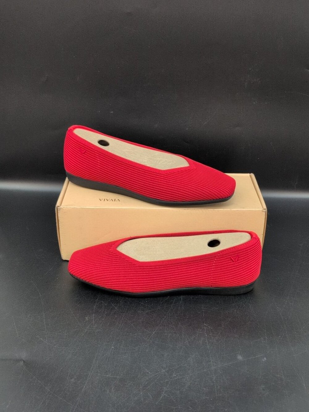 Vivaia Margot Cloud Walker Square Toe V Cut Women's Flat Pumps US 9.5 Ruby Red